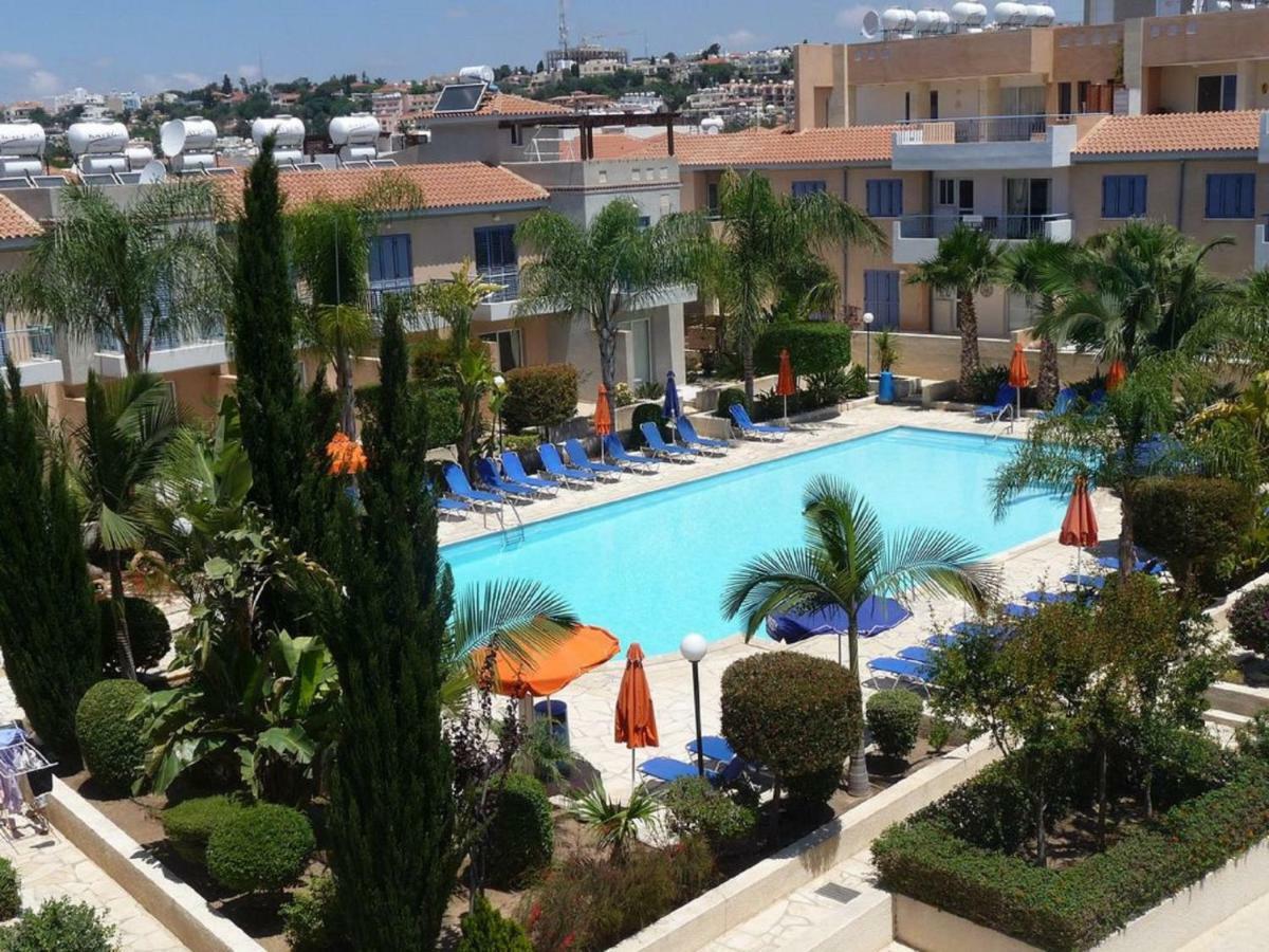 Aurora Townhouse - Complimentary Paphos Airport Transport Vila Exterior foto