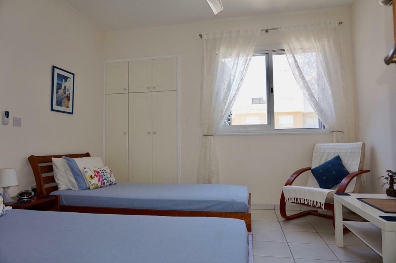 Aurora Townhouse - Complimentary Paphos Airport Transport Vila Exterior foto