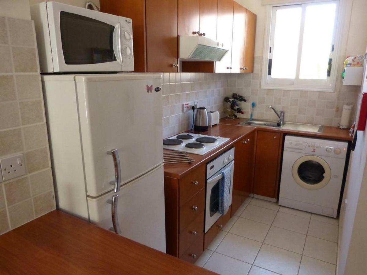 Aurora Townhouse - Complimentary Paphos Airport Transport Vila Exterior foto