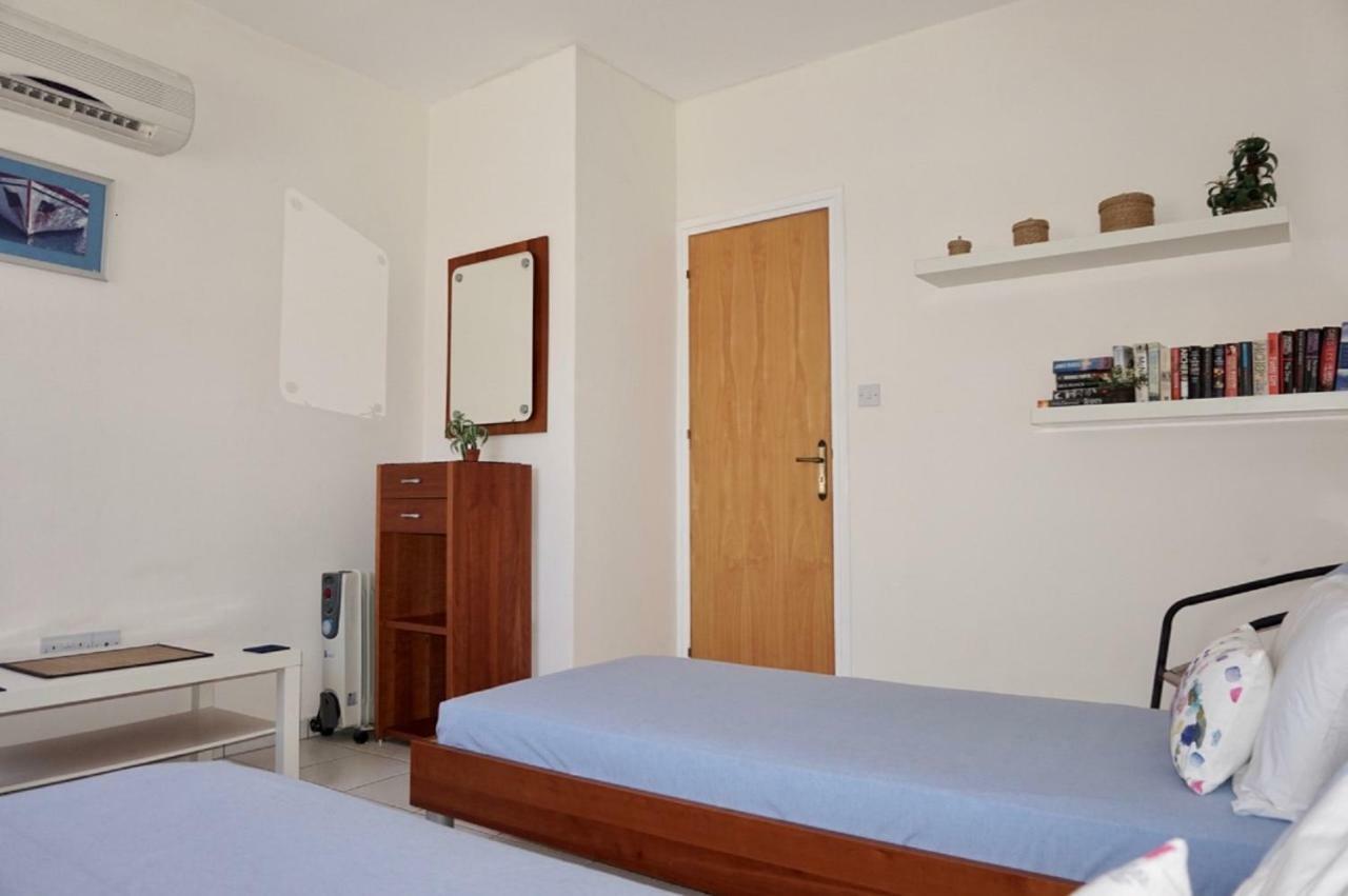 Aurora Townhouse - Complimentary Paphos Airport Transport Vila Exterior foto