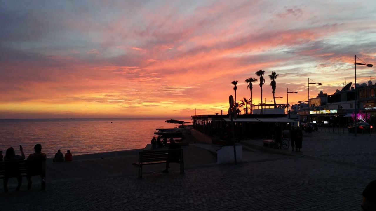 Aurora Townhouse - Complimentary Paphos Airport Transport Vila Exterior foto