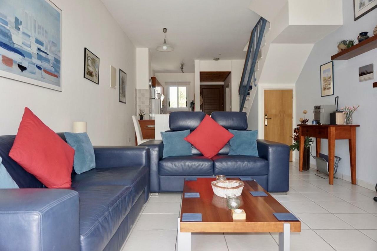 Aurora Townhouse - Complimentary Paphos Airport Transport Vila Exterior foto