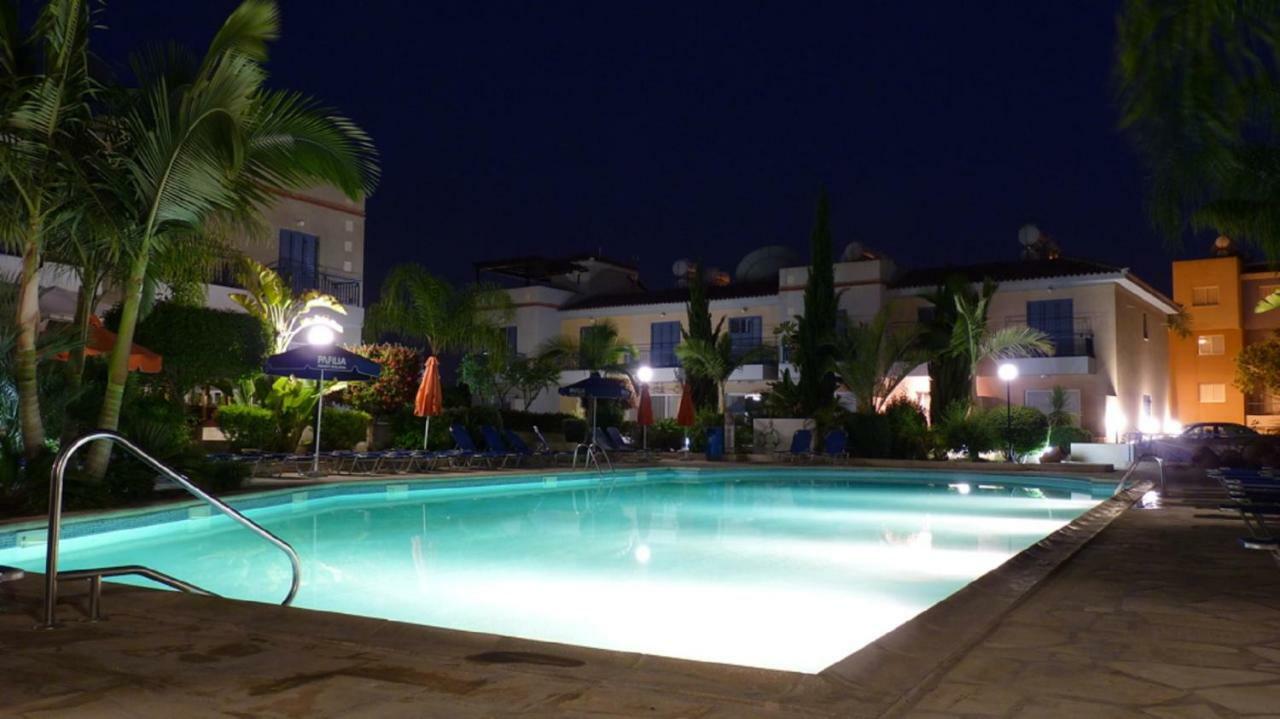 Aurora Townhouse - Complimentary Paphos Airport Transport Vila Exterior foto